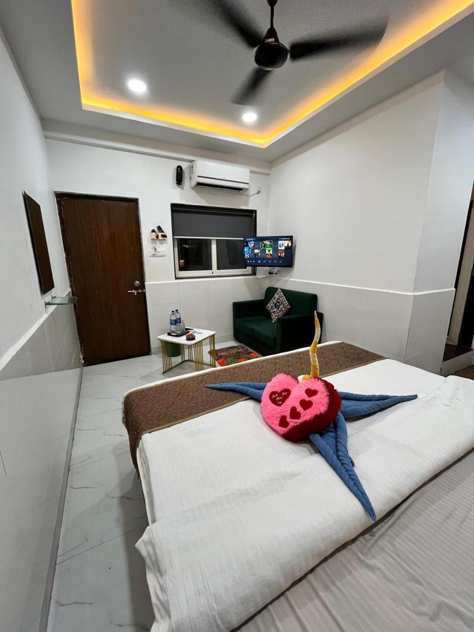 Small Daddy Hotel