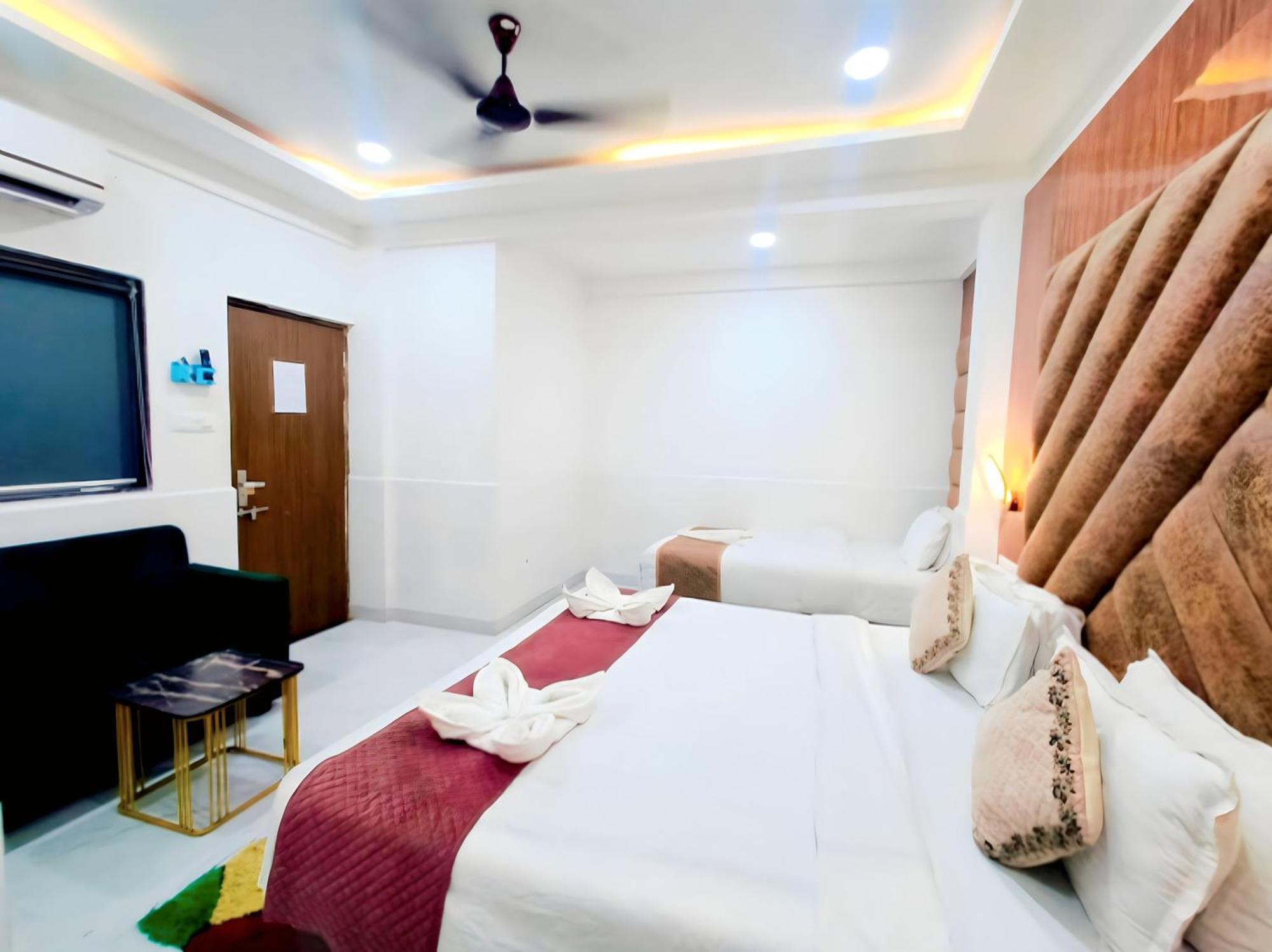 Small Daddy Hotel 3*