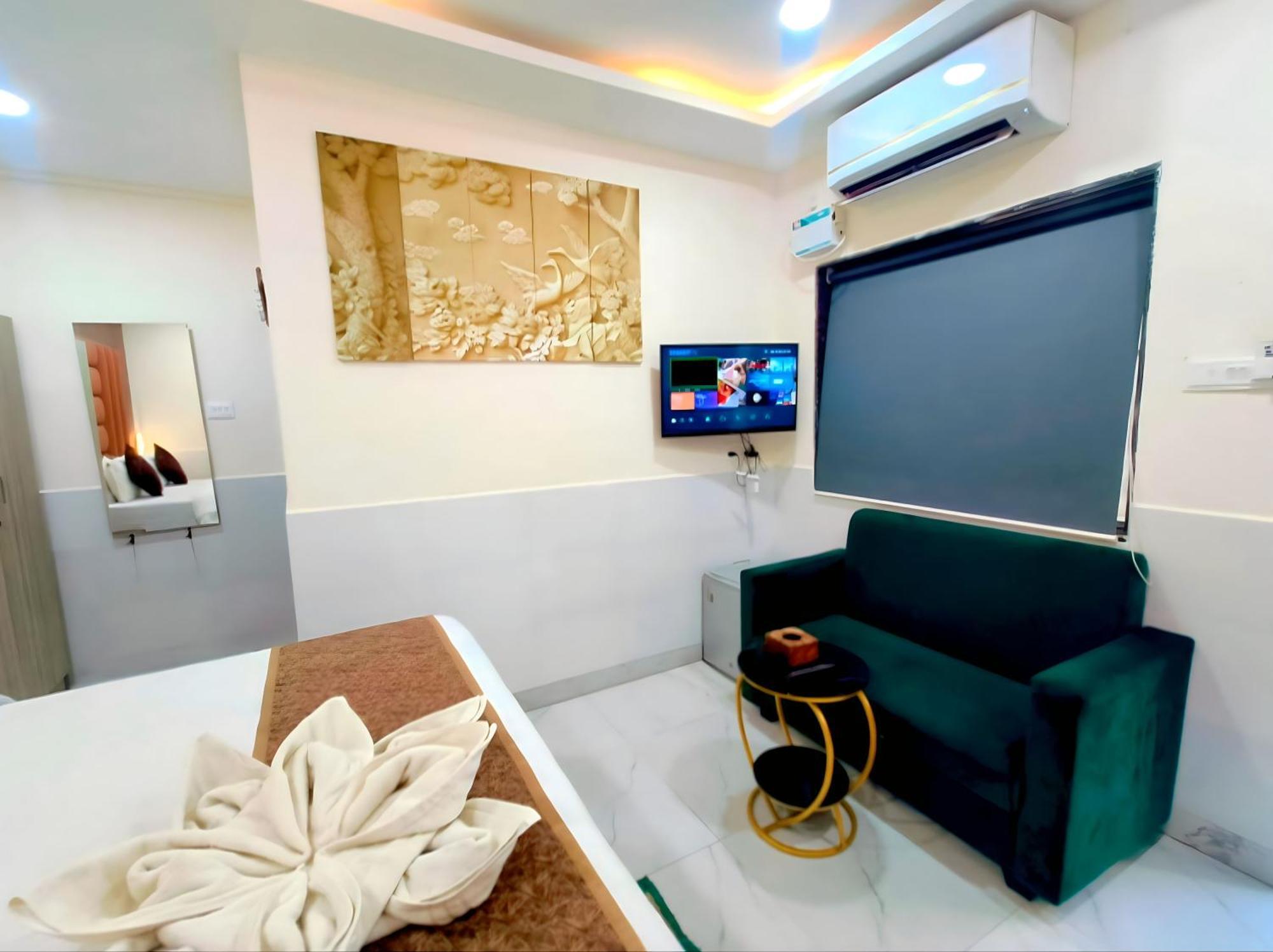 Small Daddy Hotel 3*